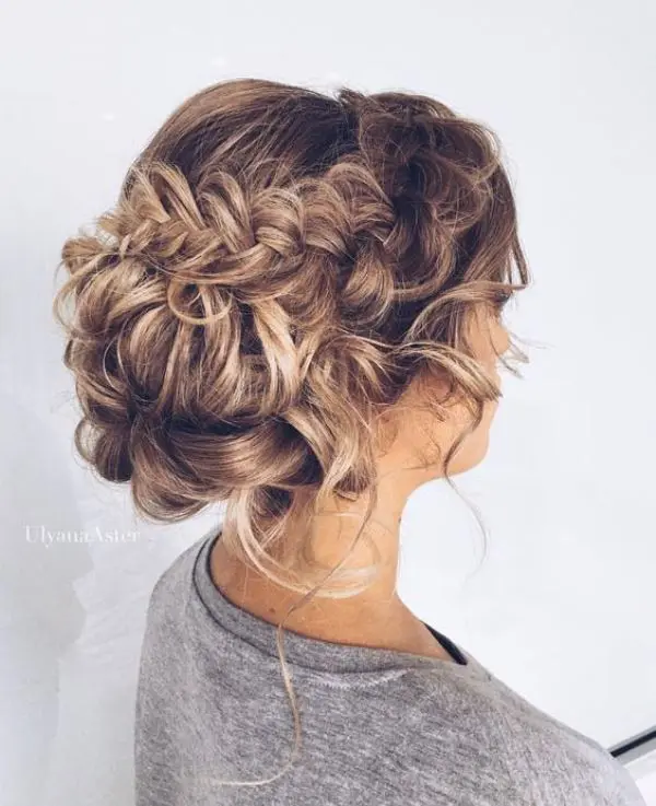 29 charming wedding hairstyles for naturally curly hair 3