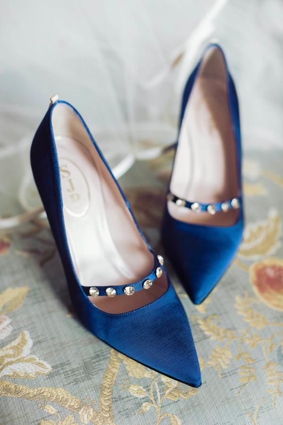 indigo-Hochzeits-Schuhe mit Strass-Reihe, chic und raffiniert