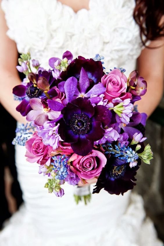 eine wunderschöne Herbst-Hochzeit bouquet mit deep purple, Lavendel-und fliederfarbenen Blüten