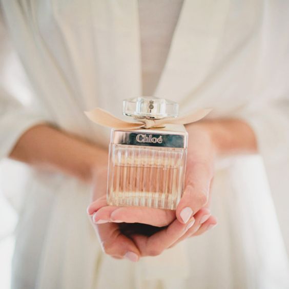 die Braut mit Ihrem Lieblings-Parfum von Chloe