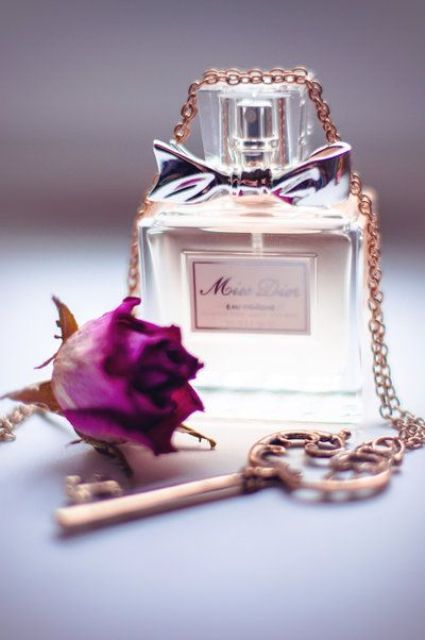 Miss Dior Parfum mit einem vintage-Taste und einer rose zu machen, mehr spezielle