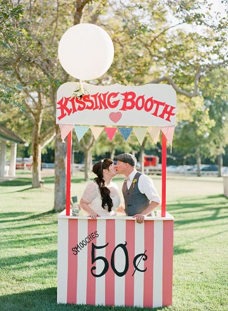 21-Funny-Kissing-Booth-Ideas-For-Your-Wedding21.jpg