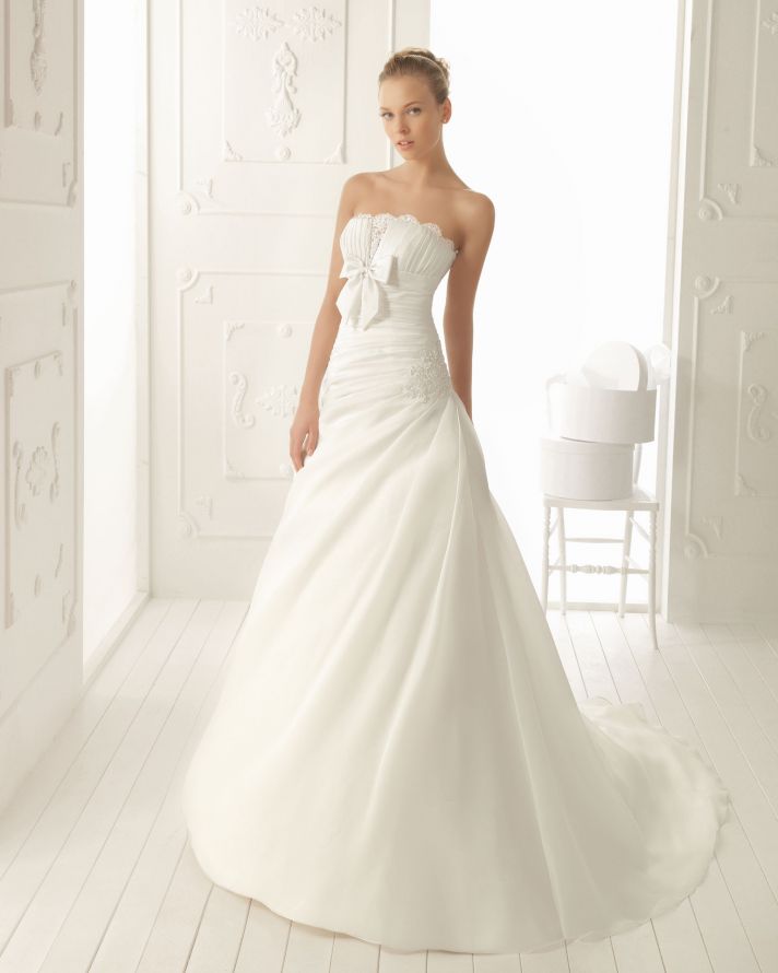 elegant simple wedding dress