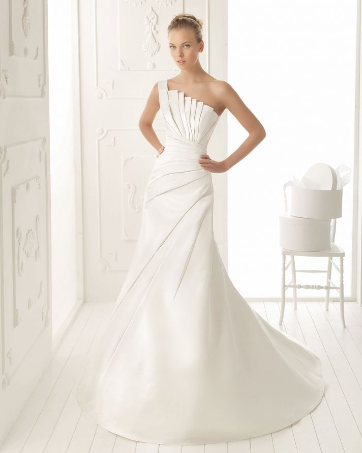elegant simple wedding dress
