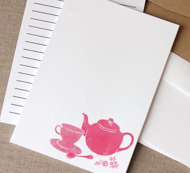 style your invitations with porcelain, tea cups and tea pots
