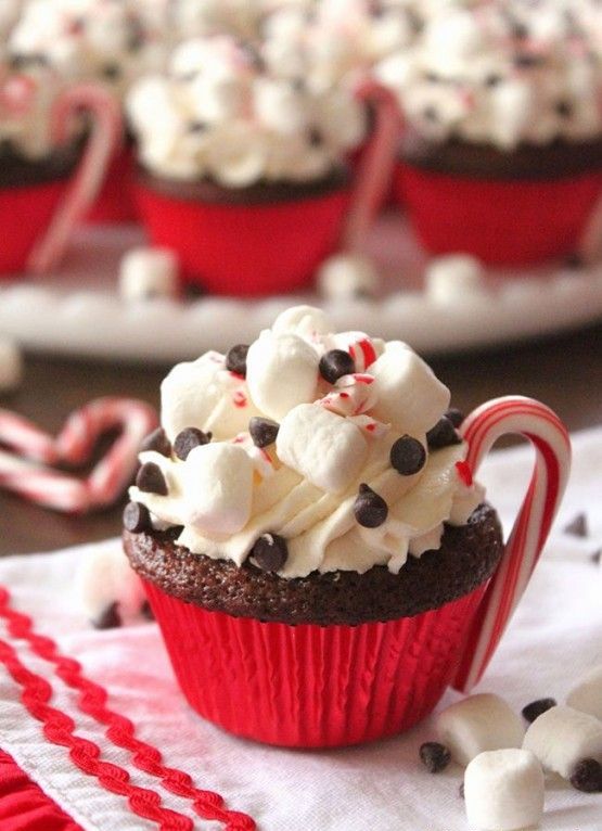 chocolate cupcakes with s'mores, chocolate chips and candy canes are ideal for any Christmas wedding