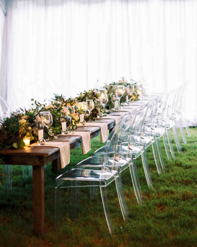 clear ghost chairs added an unexpected element to these otherwise-familiar farm tables
