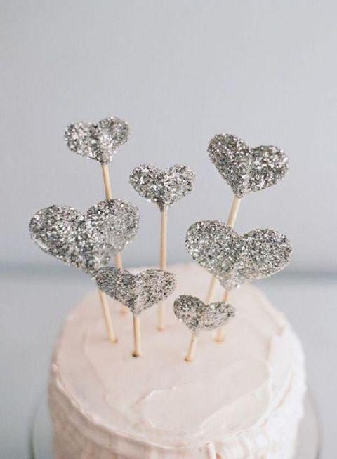 silver glitter heart cake toppers are very cute and cool and can be easily DIYed by you yourself