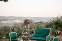 an emerald wedding lounge is a chic idea for a refined wedding