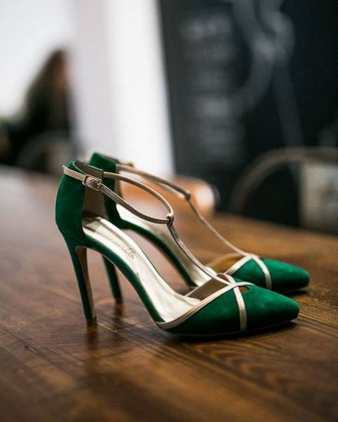 emerald green and metallic weddding shoes are a hot idea to try for a wedding