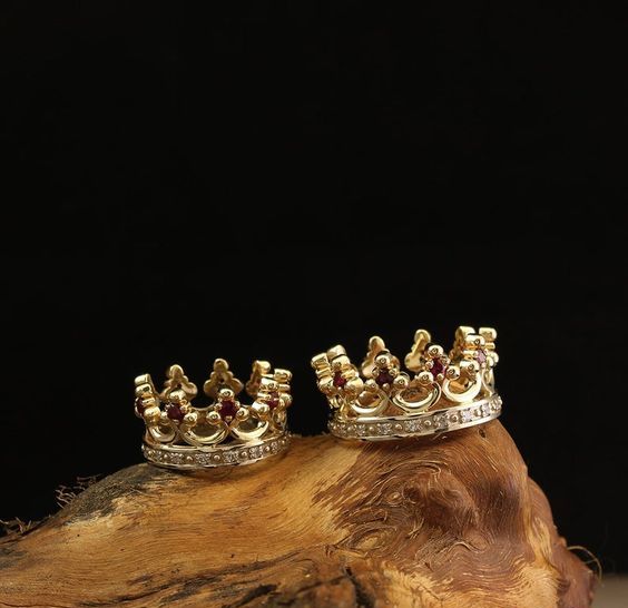 gold and diamond crown wedding rings for queens and kings are amazing and absolutely gorgeous