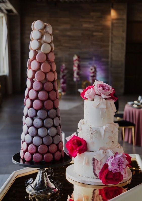 a beautiful and tall ombre macaron wedding tower is a lovely idea for a refined wedding, it can be an alternative to a usual wedding cake or served together with it