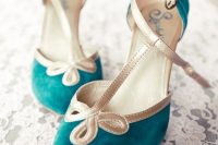 vintage bold blue wedding shoes with metallic straps will add a cool colorful touch and to your look