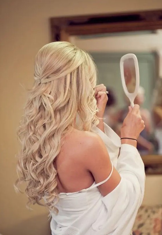 long wavy half updo looks timelessly chic and extremely beautiful, no need for accessories