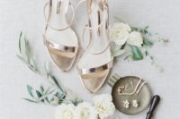 shiny metallic strappy heels for a glam summer bride look very bold and very statement