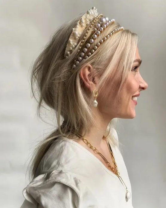a triple pearl headband plus another pearl embellished one for a boho bridal look and a touch of ancient chic