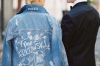 a customized blue denim jacket is a nice idea to calm down the look and make it more casual