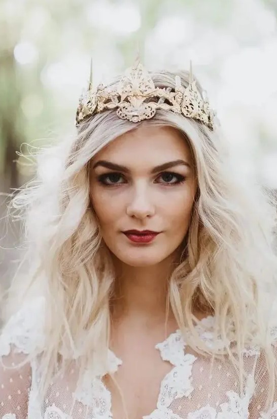 a gorgeous bridal crown will make you look and feel a real queen on your big day
