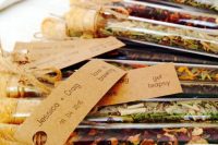 autumnal tea mix in tesy tubes and with tags is a great and very heart-warming idea of a fall wedding foodie favor