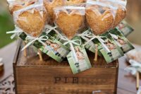 mini heart-shaped pies on sticks, with photos of the couple are amazing fall wedding favors, whether you make them yourself or not