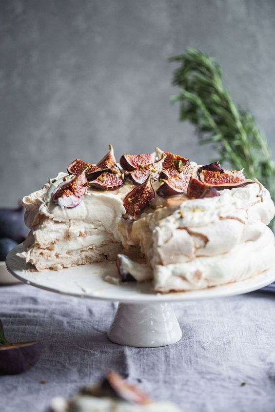 a honey and fig pavlova can be a very cool wedding cake alternative for a fall wedding