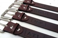 brown leather belts personalized for your friends can be worn at your wedding and not only, this is a very practical gift