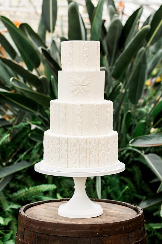 a fantastic white cable knit wedding cake with no other detailing is a perfect idea for a snowy or mountain wedding