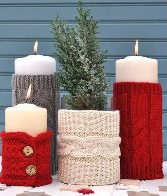 knit candle covers in neutrals, red and grey for gorgeous wedding table decor