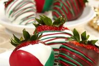 red, green and white chocolate strawberries are delicious Christmas wedding favors with plenty of color
