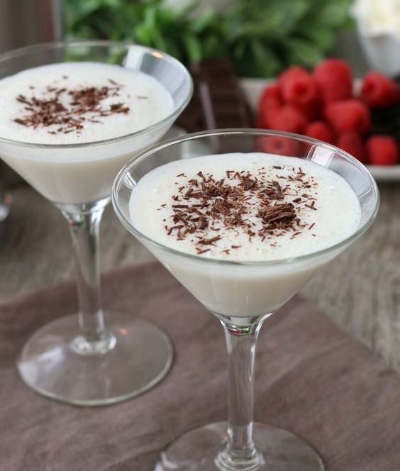 white chocolate martinis are ideal wedding cocktails or drinks to enjoy, make your guests happy