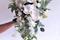 a textural wedding bouquet