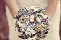 a refined brooch wedding bouquet is a nice idea for a vintage-loving bride, you can DIY it