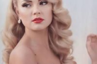 elegant vintage waves on long blonde hair look veyr chic and feminine and give you a princess-style look