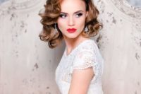 glam vintage waves on short hair with a bump on top look very chic and very elegant