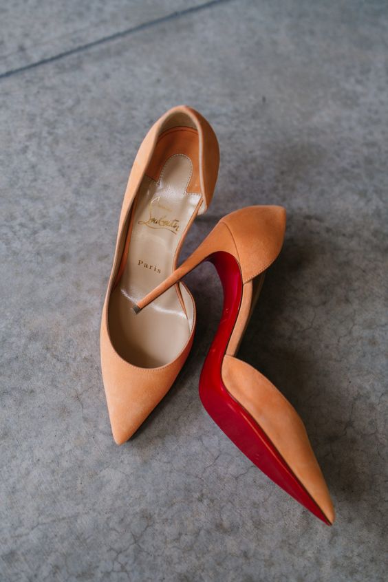 orange pointed toe wedding shoes are a very chic and cool idea for a summer or fall wedding