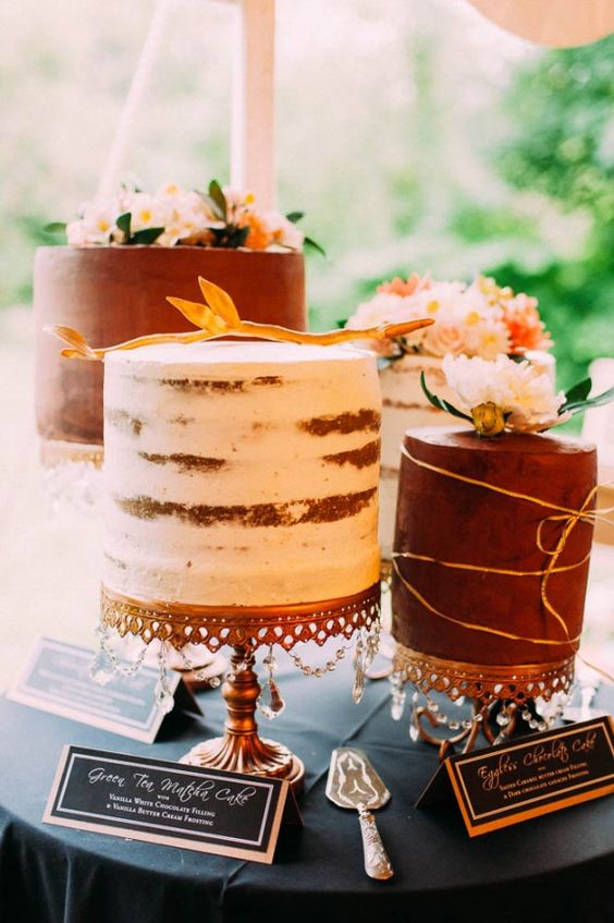 a refined metallic wedding cake stand with crystals will make your wedding cake even more chic and cool
