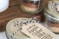 apple cider mix in jars with tags are nice summer or fall wedding favors, get inspired by the aroma