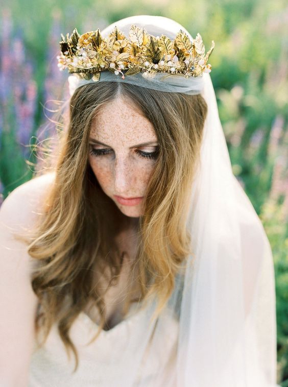 a gold leaf and black and white pearl crown is a drop-dead gorgeous jewelry piece for an ultimate look
