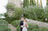 go to some castello to tie the knot and enjoy its beautiful looks and gorgeous gardens