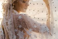 a blakc pearl and embroidered star veil is an ultimate idea for a celestial bride