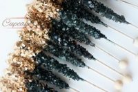 black and gold sugar rock candies as NYE wedding favors or sweets they are perfect for having bubbly