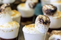 smore dessert shooters are a very relaxed, tasty and cool dessert idea, it’s very non-traditional