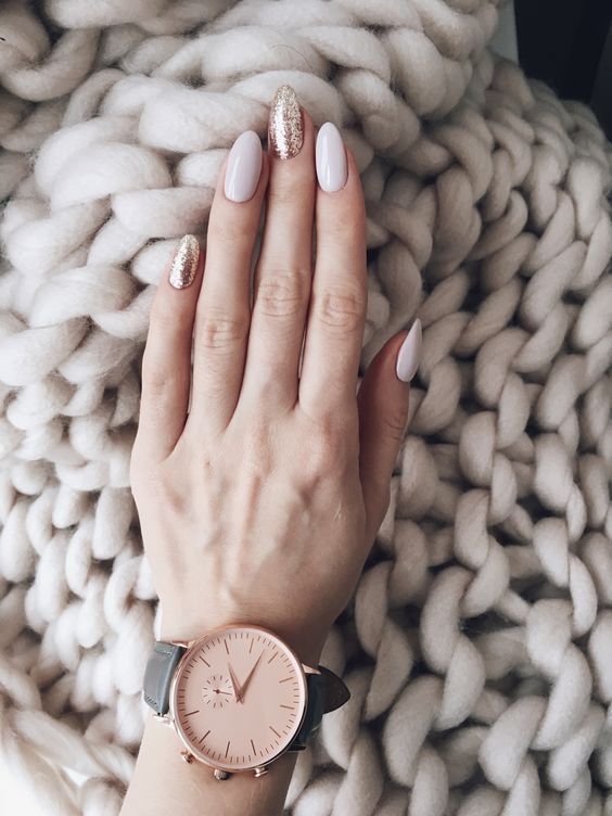 white, blush and gold glitter nails for a modern winter bridal manicure