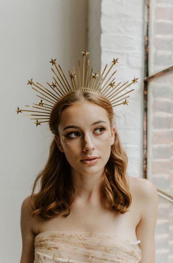a gold spike and star crown is a gorgeous idea for a celestial bride, it's statement-like and bold