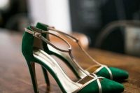 emerald green and metallic weddding shoes are a hot and super refined idea to try for a wedding