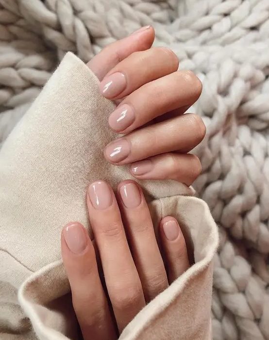 glossy nude nails are chic and stylish and can fit absolutely any bridal look anytime, they are delicate and chic