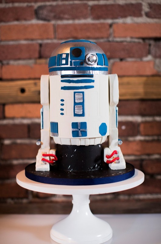 bring him a piece of his favorite far, far away galaxy come dessert time, this is a perfect wedding cake for a geek