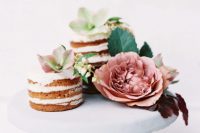 individual naked wedding cakes with fresh leaves and blooms are amazing for a relaxed or boho wedding