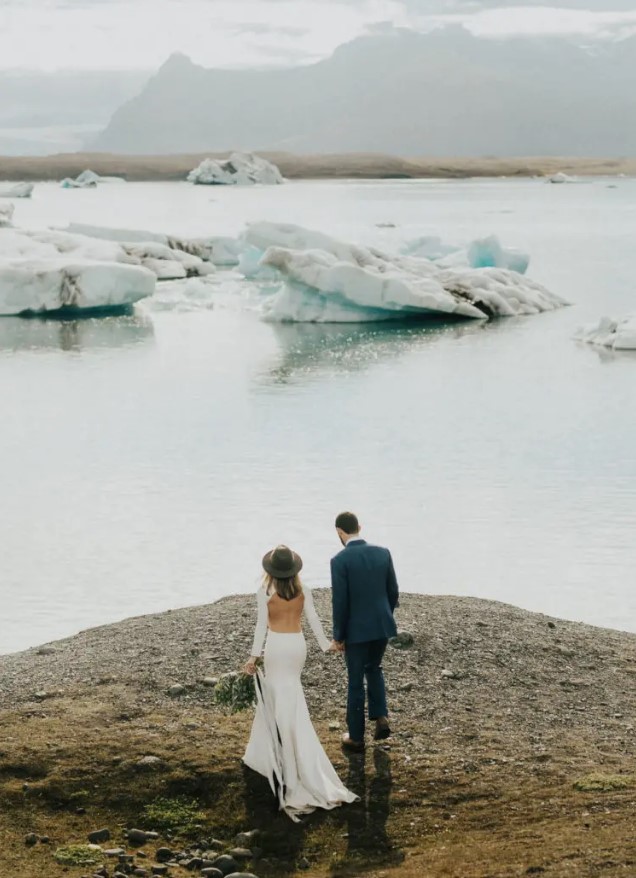 ice lagoons can be one of those spectacular places that you may visit while getting married in Iceland