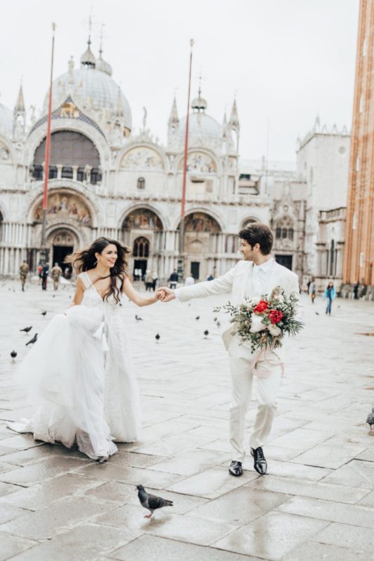 wedding portraits taken on the main Venice square - Piazza San Marco are amazing for a wedding
